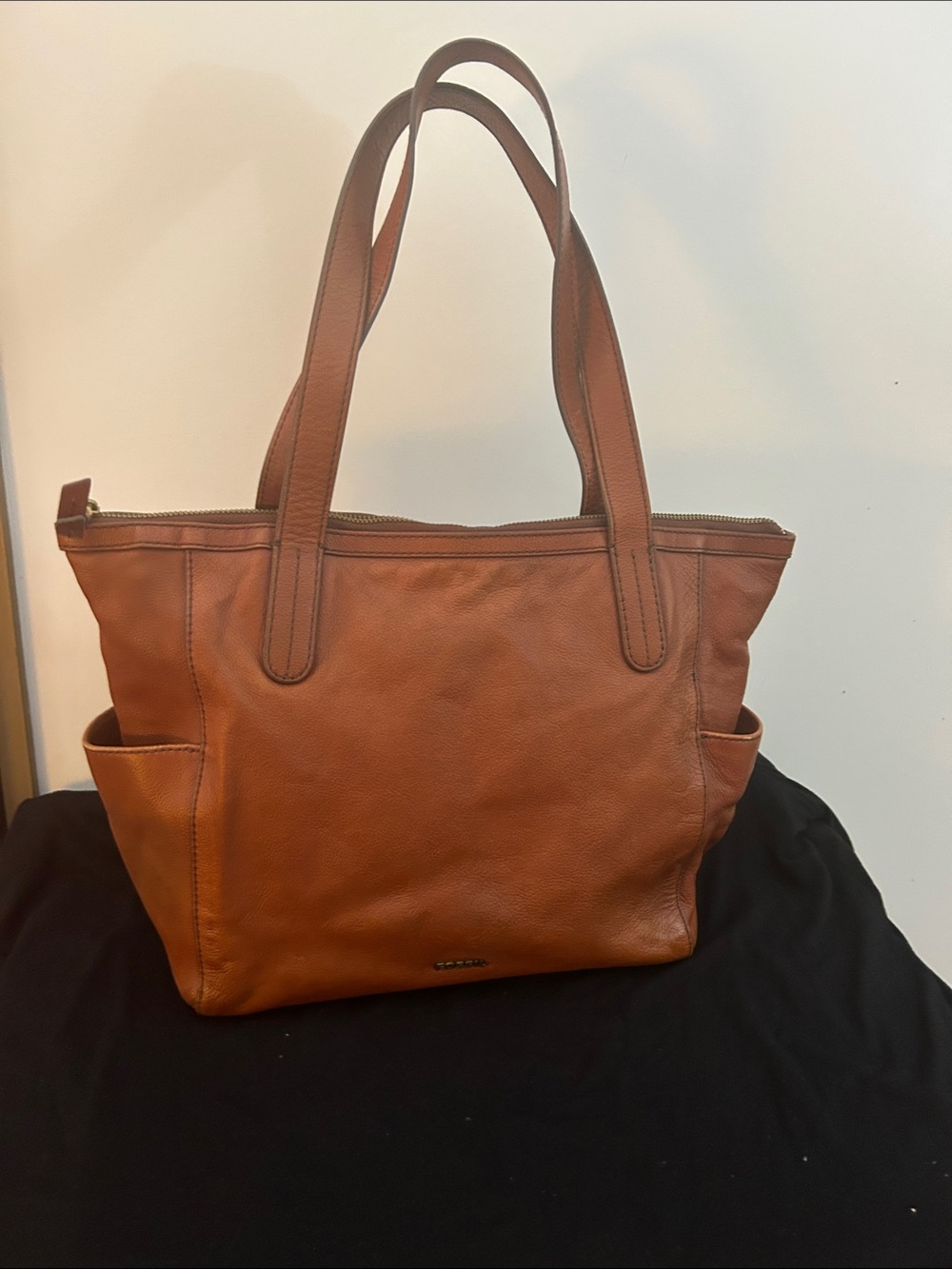 Vintage Fossil Classic Brown Leather Tote Bag - Spacious Everyday Carry.